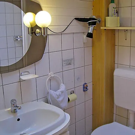 施泰纳旅馆 公寓式酒店 特洛普拉赫